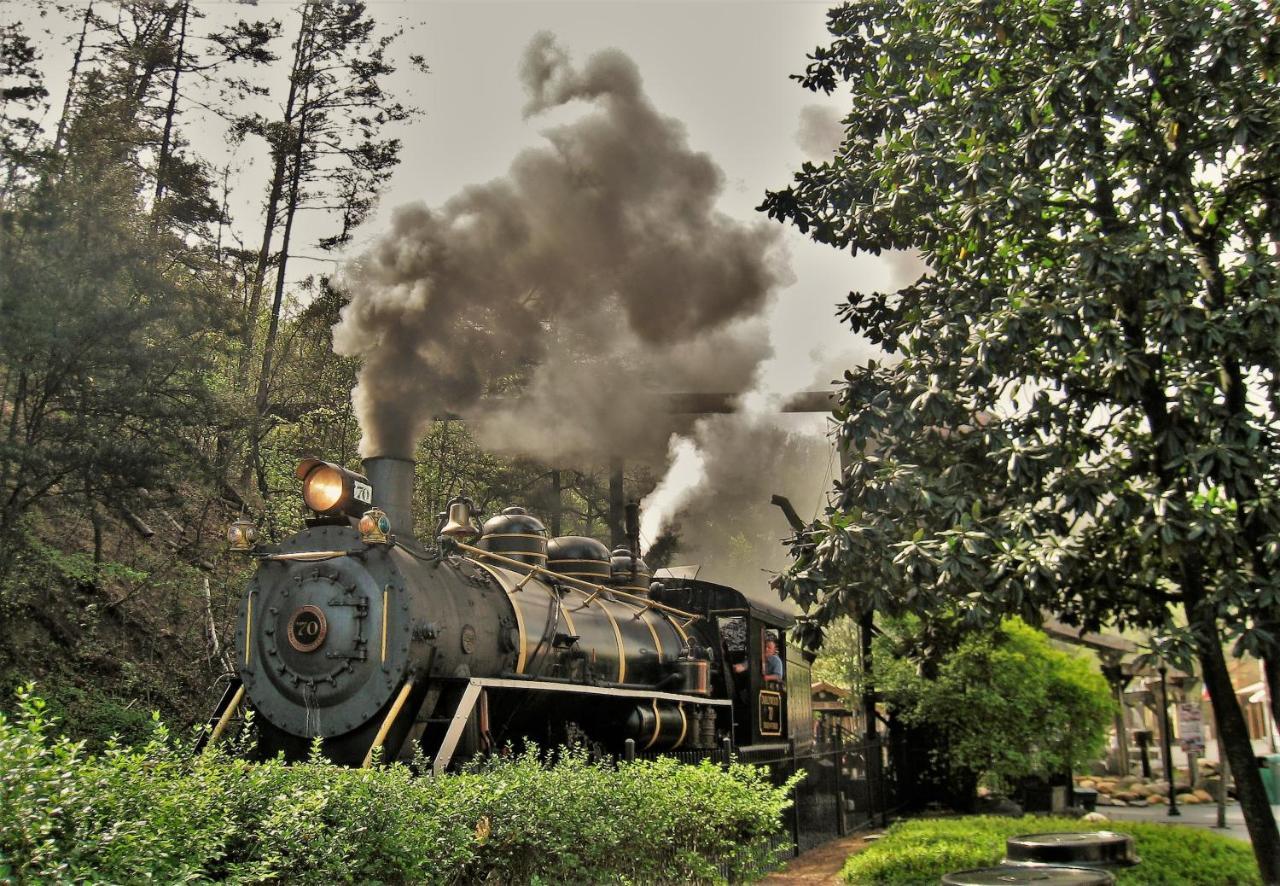 Suite Sensations, Hot Tub, Pool Table, 1089 Free Tickets Each Paid Day, Dollywood And More Pigeon Forge Zewnętrze zdjęcie
