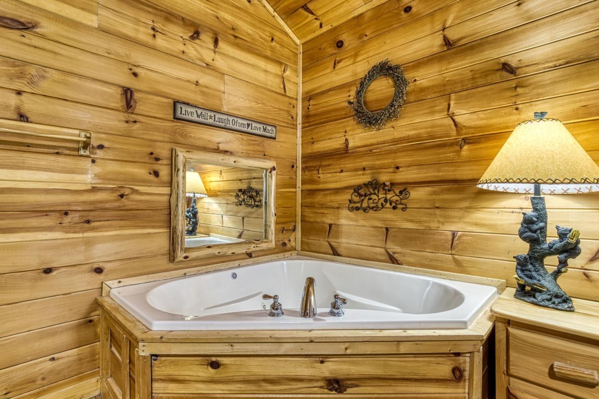Suite Sensations, Hot Tub, Pool Table, 1089 Free Tickets Each Paid Day, Dollywood And More Pigeon Forge Zewnętrze zdjęcie